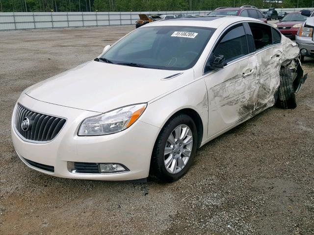 2G4GR5ER9D9150379 - 2013 BUICK REGAL WHITE photo 2