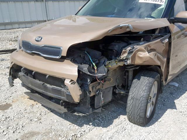 KNDJN2A24E7021062 - 2014 KIA SOUL BROWN photo 9