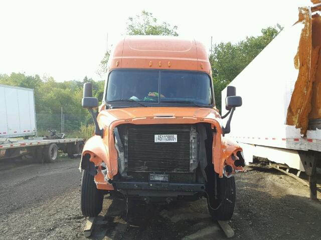 1FUJGLDR6CLBF5186 - 2012 FREIGHTLINER CASCADIA 1 ORANGE photo 9