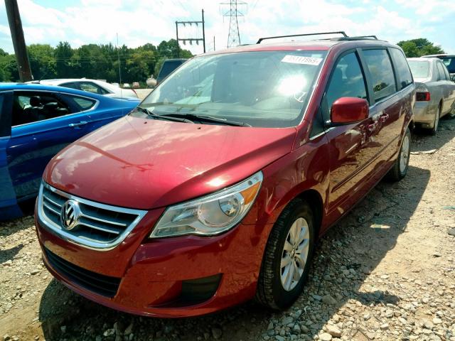 2C4RVABG9CR355087 - 2012 VOLKSWAGEN ROUTAN SE RED photo 2