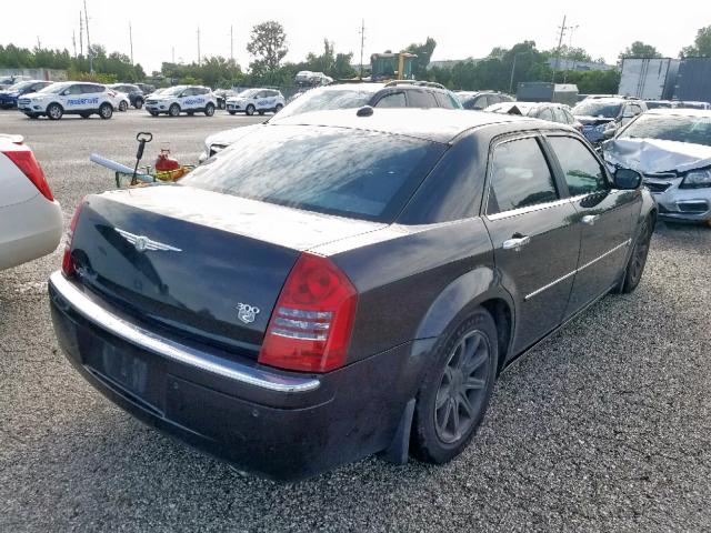 2C3AA63H45H104200 - 2005 CHRYSLER 300 BLACK photo 4