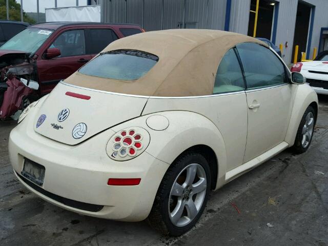 3VWSF31Y76M303342 - 2006 VOLKSWAGEN NEW BEETLE WHITE photo 4