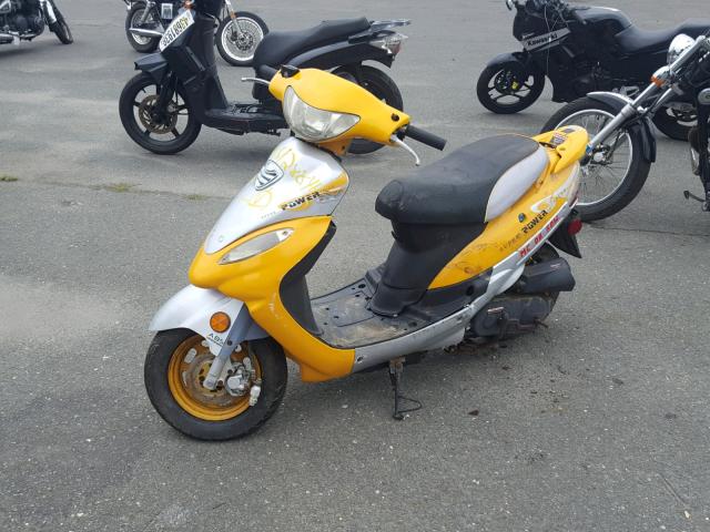 LFFWBF4C681023464 - 2008 ZHEJ SCOOTER YELLOW photo 2