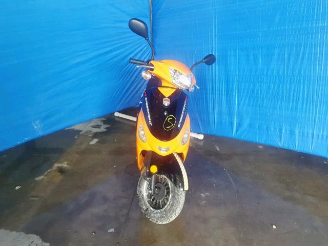 LL0TCAPH0KG400033 - 2019 REVO SCOOTER YELLOW photo 9
