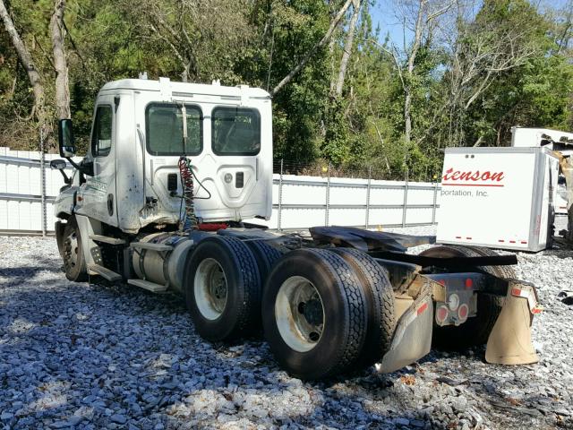 3AKJGEBG7GDHJ2980 - 2016 FREIGHTLINER CASCADIA 1 WHITE photo 3