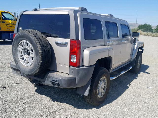 5GTEN13E088194653 - 2008 HUMMER H3 SILVER photo 4