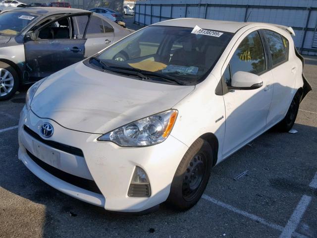 JTDKDTB30E1574024 - 2014 TOYOTA PRIUS C WHITE photo 2