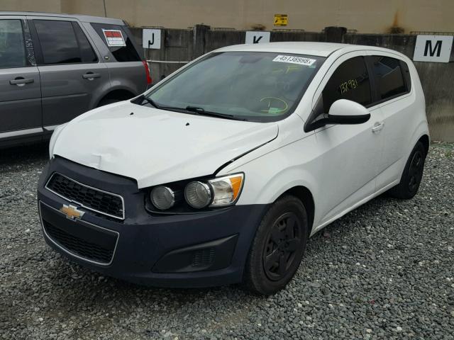 1G1JA6SH8D4100989 - 2013 CHEVROLET SONIC LS 白色 照片 2