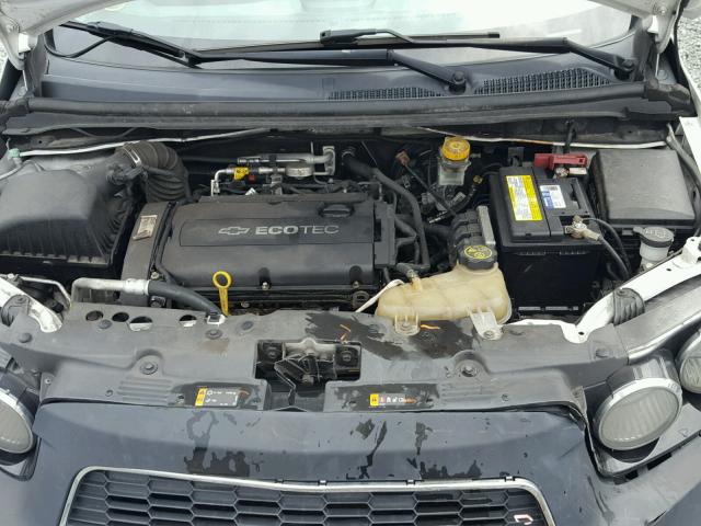 1G1JA6SH8D4100989 - 2013 CHEVROLET SONIC LS 白色 照片 7