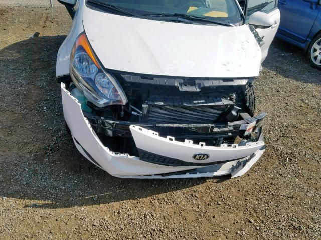 KNADM5A33G6647170 - 2016 KIA RIO LX WHITE photo 7