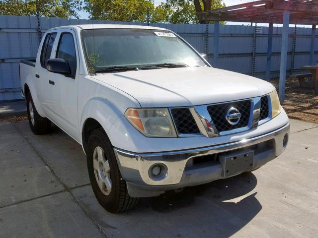 1N6AD07U66C459619 - 2006 NISSAN FRONTIER C WHITE photo 1