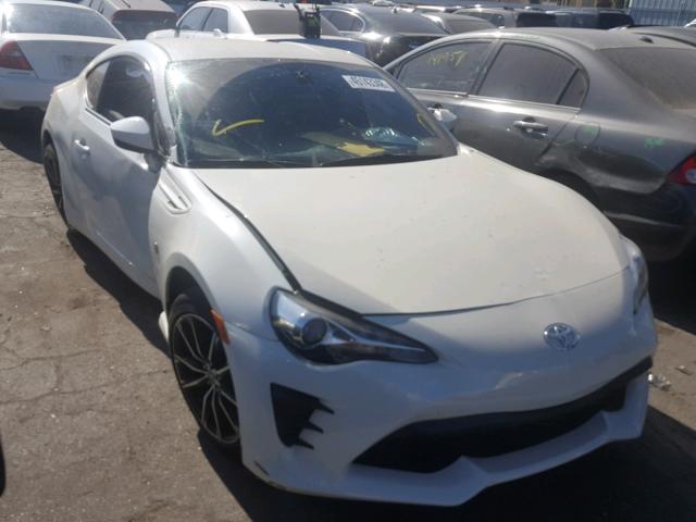 JF1ZNAA16J8701088 - 2018 TOYOTA 86 BASE WHITE photo 1