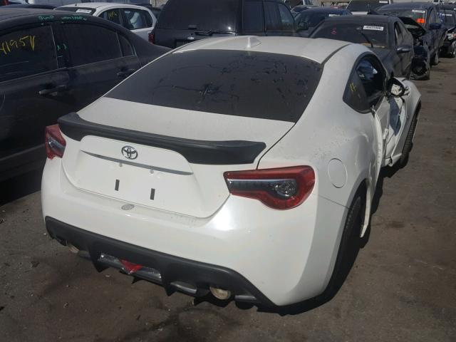 JF1ZNAA16J8701088 - 2018 TOYOTA 86 BASE WHITE photo 4