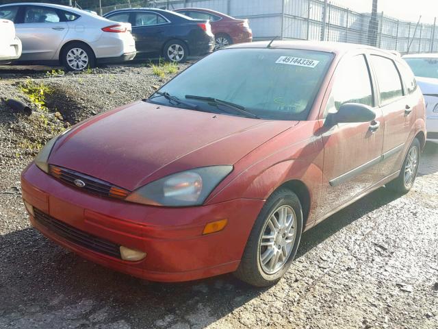 3FAFP37313R109701 - 2003 FORD FOCUS ZX5 RED photo 2