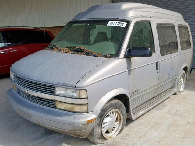 1GBDM19W9XB130994 - 1999 CHEVROLET ASTRO GRAY photo 9