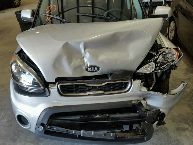 KNDJT2A51D7768522 - 2013 KIA SOUL SILVER photo 7