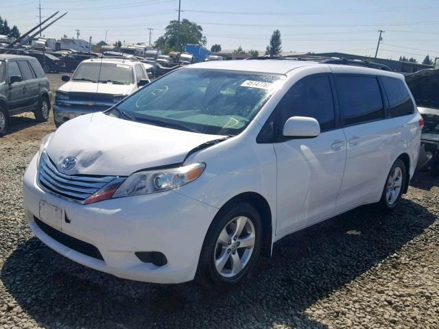 5TDKK3DC6DS322136 - 2013 TOYOTA SIENNA LE WHITE photo 2