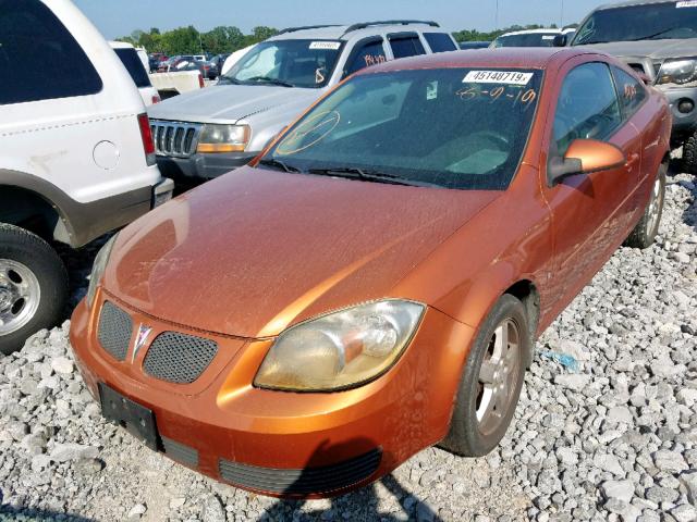 1G2AL15F077225846 - 2007 PONTIAC G5 Orange photo 2