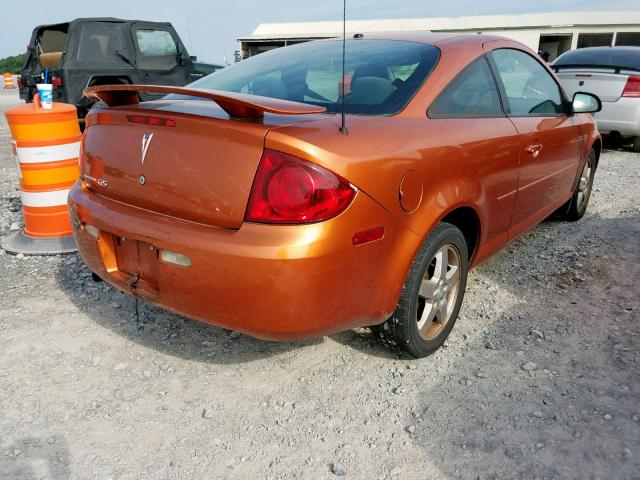 1G2AL15F077225846 - 2007 PONTIAC G5 Orange photo 4