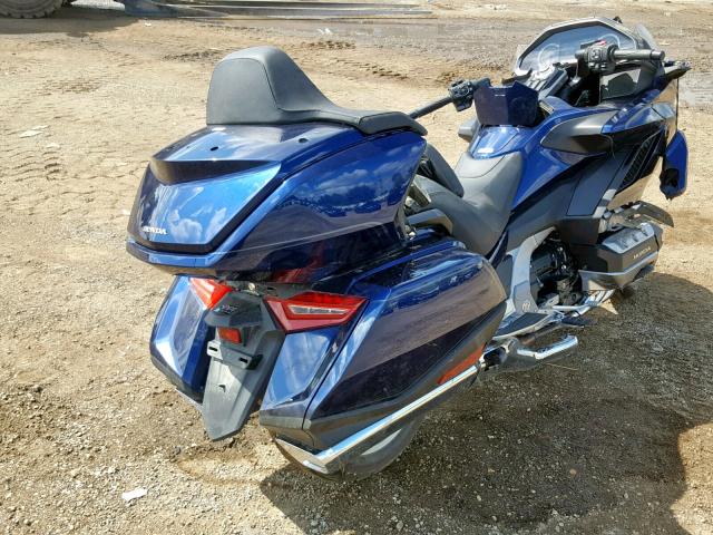 JH2SC7959JK000552 - 2018 HONDA GL1800 D BLUE photo 4