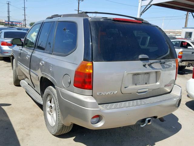 1GKDS13SX22527361 - 2002 GMC ENVOY GOLD photo 3