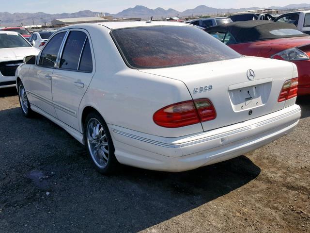 WDBJF65J82B418495 - 2002 MERCEDES-BENZ E 320 WHITE photo 3