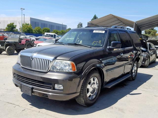 5LMFU27545LJ02184 - 2005 LINCOLN NAVIGATOR BLACK photo 2