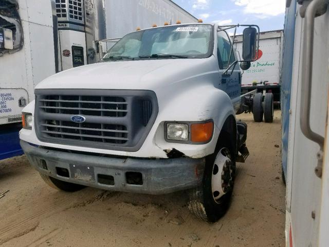 3FDNF65H41MA13429 - 2001 FORD F650 SUPER WHITE photo 2