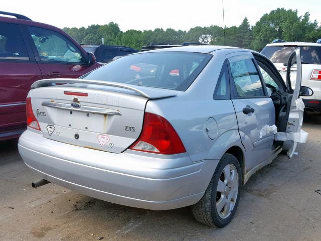 1FAFP38352W349764 - 2002 FORD FOCUS ZTS SILVER photo 4