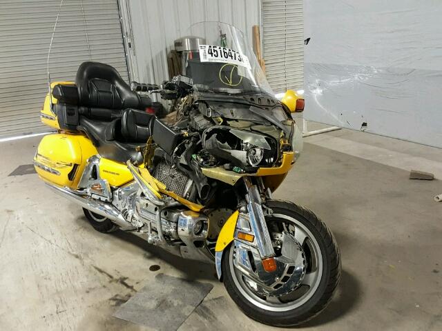 1HFSC47452A102154 - 2002 HONDA GL1800 A YELLOW photo 1