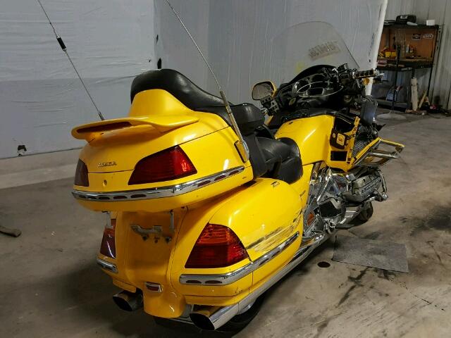 1HFSC47452A102154 - 2002 HONDA GL1800 A YELLOW photo 4