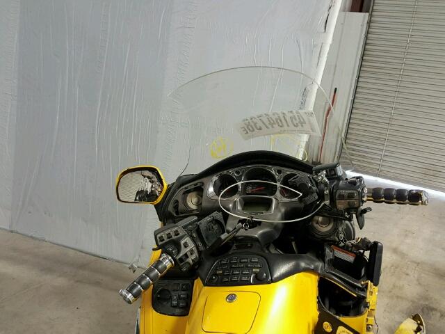 1HFSC47452A102154 - 2002 HONDA GL1800 A YELLOW photo 5