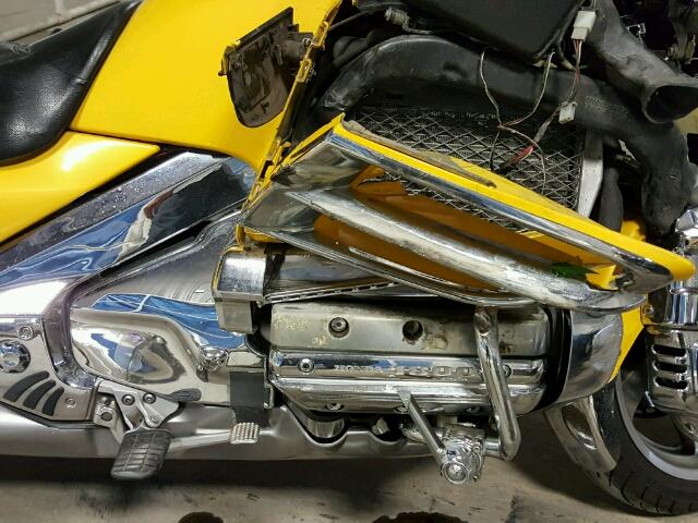 1HFSC47452A102154 - 2002 HONDA GL1800 A YELLOW photo 7