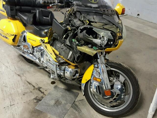 1HFSC47452A102154 - 2002 HONDA GL1800 A YELLOW photo 9