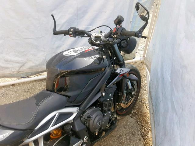 SMTA464S2JT895242 - 2018 TRIUMPH MOTORCYCLE STREET TRI BLACK photo 5