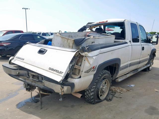 1GCGK29U62Z142829 - 2002 CHEVROLET SILVERADO WHITE photo 4