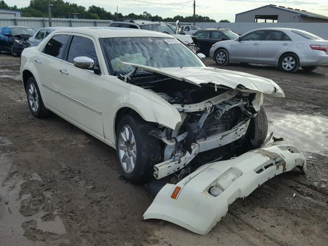 2C3CA5CV8AH306248 - 2010 CHRYSLER 300 TOURIN WHITE photo 1