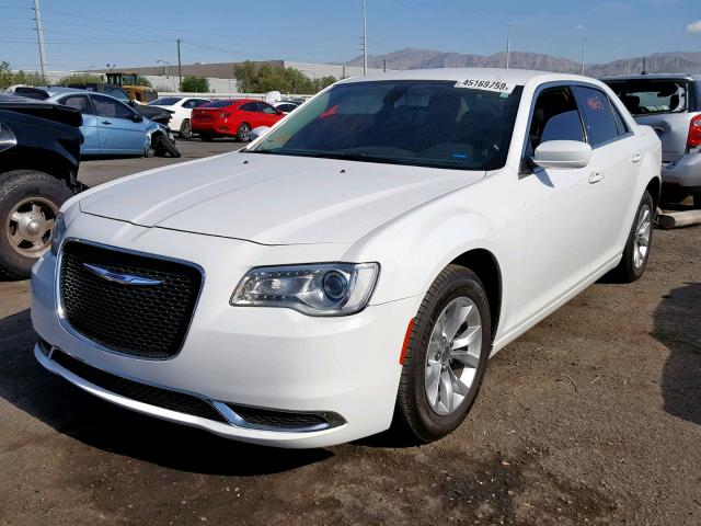 2C3CCAAG8JH338365 - 2018 CHRYSLER 300 TOURIN WHITE photo 2