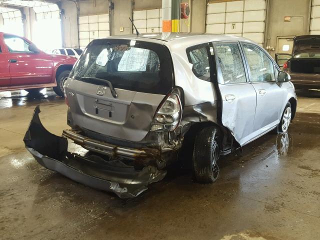 JHMGD37427S000088 - 2007 HONDA FIT SILVER photo 4