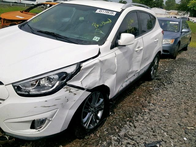 KM8JU3AGXFU059382 - 2015 HYUNDAI TUCSON LIM WHITE photo 9