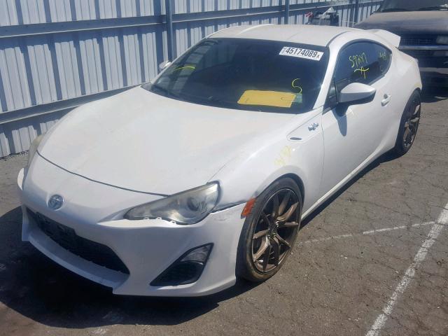 JF1ZNAA19D1727570 - 2013 TOYOTA SCION FR-S WHITE photo 2