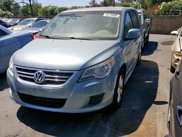 2V4RW3D13AR236780 - 2010 VOLKSWAGEN ROUTAN SE BLUE photo 2