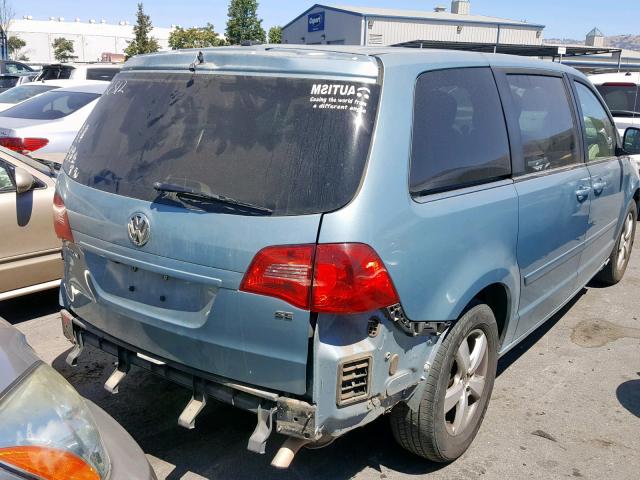 2V4RW3D13AR236780 - 2010 VOLKSWAGEN ROUTAN SE BLUE photo 4