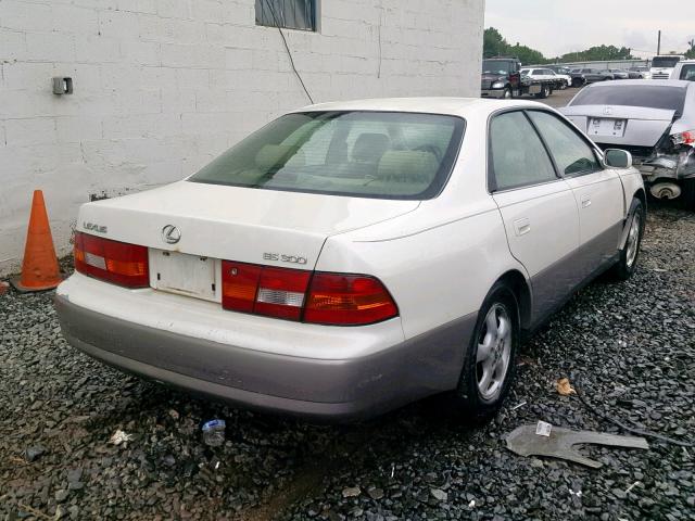 JT8BF22G9V0008472 - 1997 LEXUS ES 300 WHITE photo 4