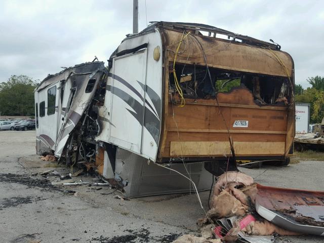 16F62C5R861B16257 - 2006 COACH CAMPER WHITE photo 1