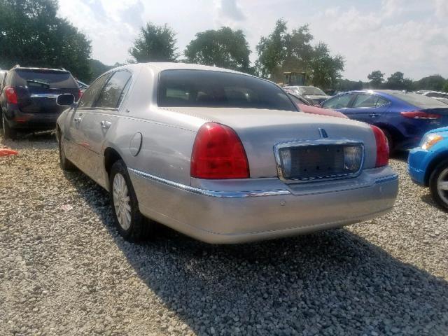 1LNHM83W73Y603342 - 2003 LINCOLN TOWN CAR C SILVER photo 3