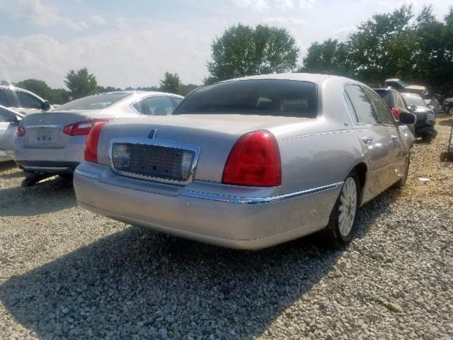 1LNHM83W73Y603342 - 2003 LINCOLN TOWN CAR C SILVER photo 4