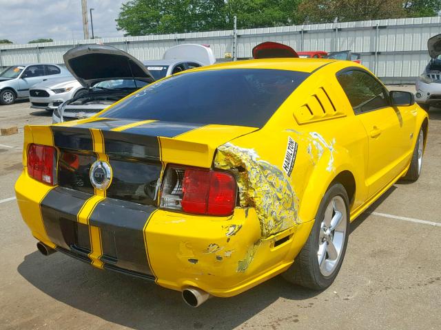 1ZVHT82H865190702 - 2006 FORD MUSTANG GT YELLOW photo 4