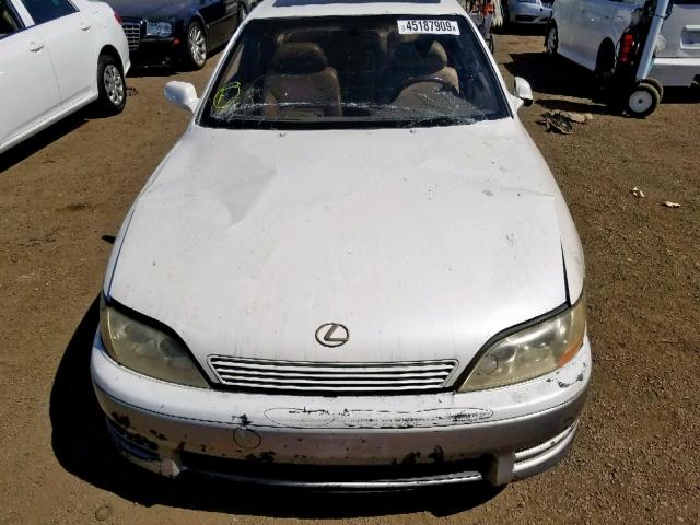 JT8VK13T4P0211397 - 1993 LEXUS ES 300 WHITE photo 9