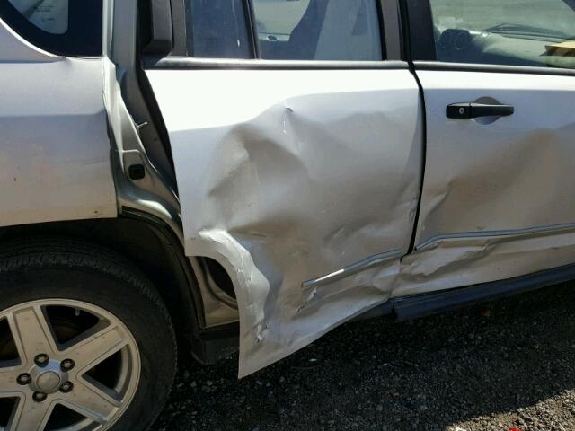 1J4FT47B79D228917 - 2009 JEEP COMPASS SP 银色 照片 9